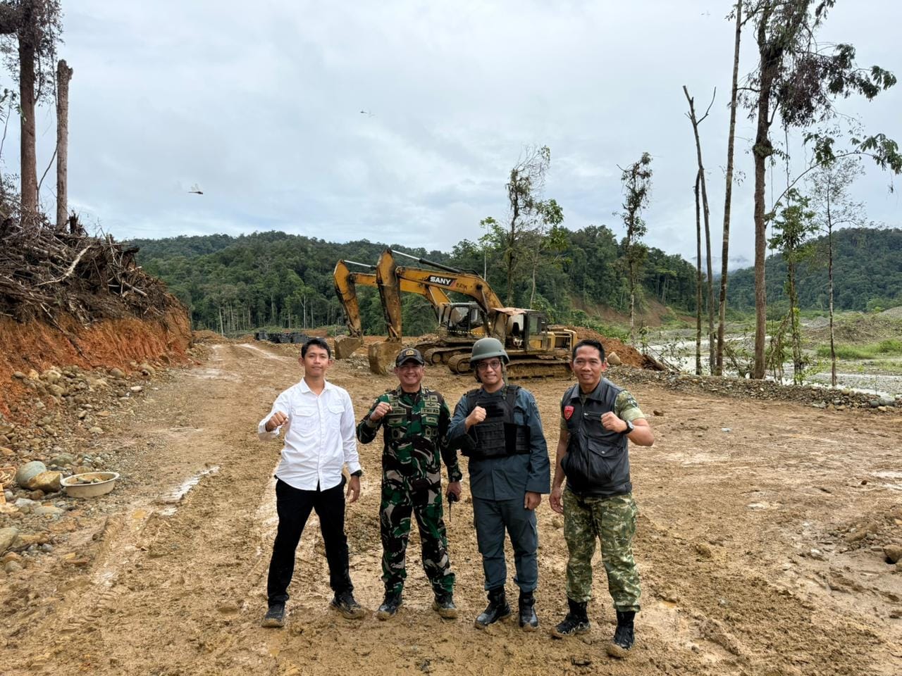 WhatsApp Image 2026-05-07 at 17.45.58 (1) TNI Dukung Penertiban PETI di Wilayah Papua Tengah