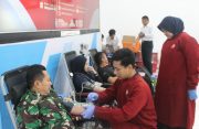 Babinsa Kodim Bojonegoro Ikuti Donor Darah Hari Bhayangkara Tahun 2026