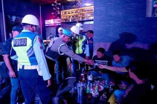 Pomau Lanud Sjamsudin Noor Bersama Polri Gelar Razia THM, Tegakkan Disiplin dan Jaga Marwah Institusi