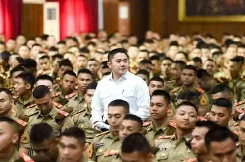 Sekretaris Kabinet RI Berikan Pembekalan Strategis kepada 511 Calon Perwira Remaja Akmil
