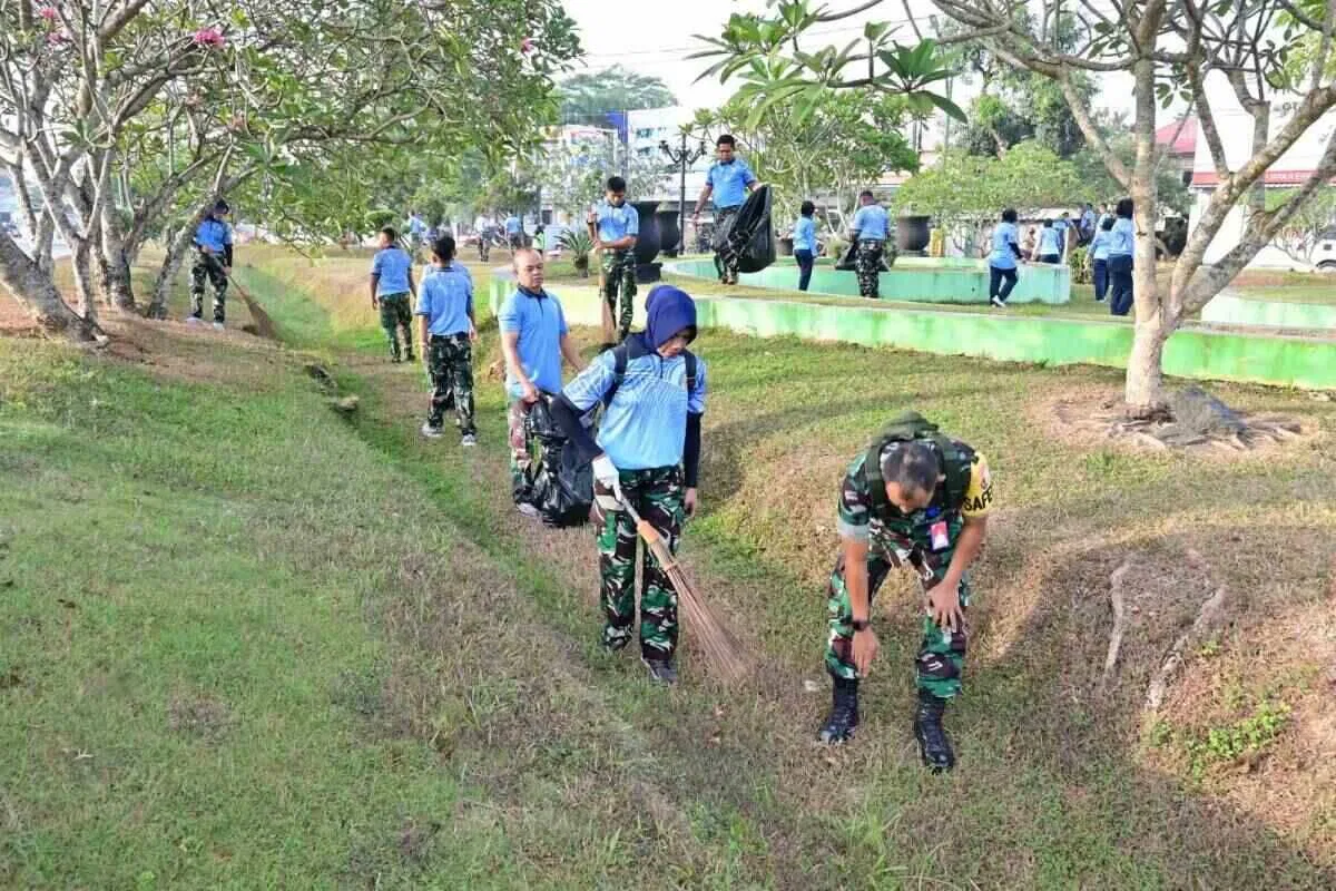 Jelang Hari Bakti Ke-79 TNI AU, Lanud Sjamsudin Noor Gelar Karya Bakti Lestarikan Warisan Sejarah Dirgantara