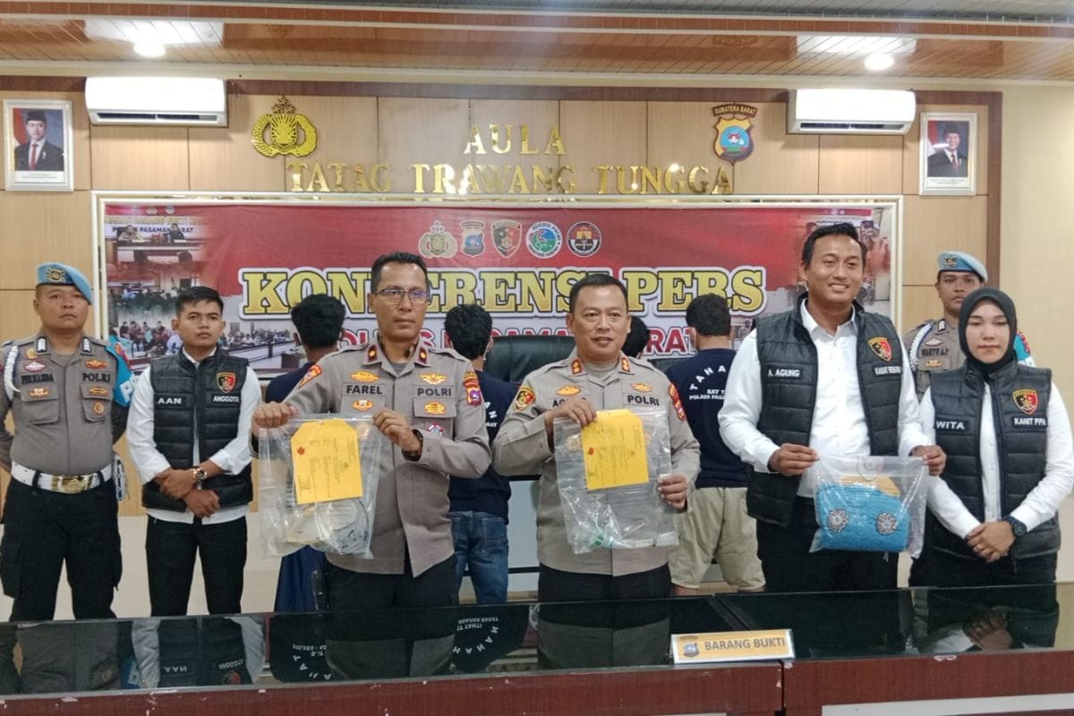 Lima Tersangka Pemerkosaan Warga Disabilitas Ditangkap di Pasaman Barat Lima Tersangka Pemerkosaan Warga Disabilitas Ditangkap di Pasaman Barat