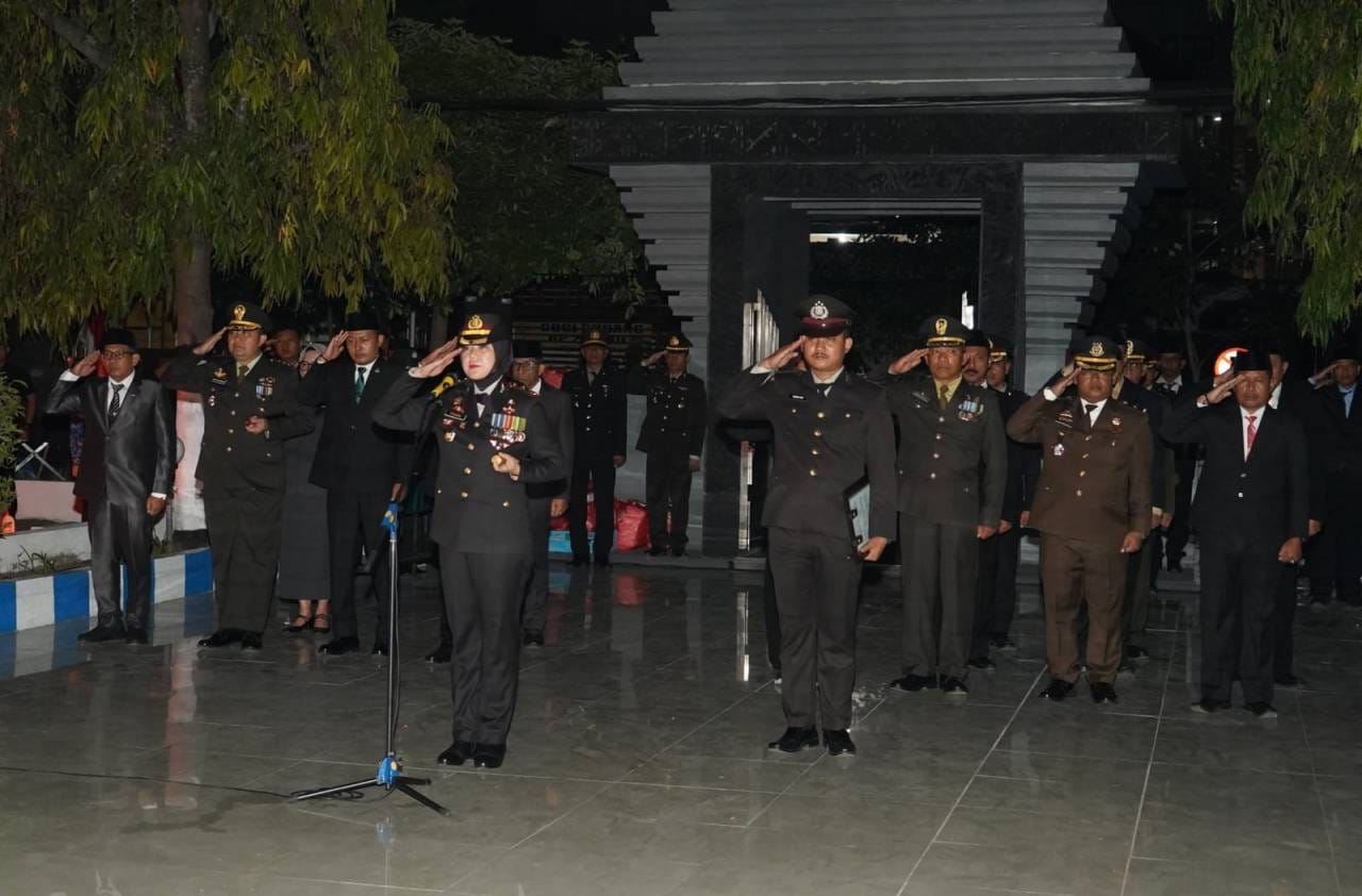 IMG-20260817-WA0001 Bersama Jajaran Forkopimda, Dandim Bojonegoro Ikuti Apel Kehormatan dan Renungan Suci di TMP