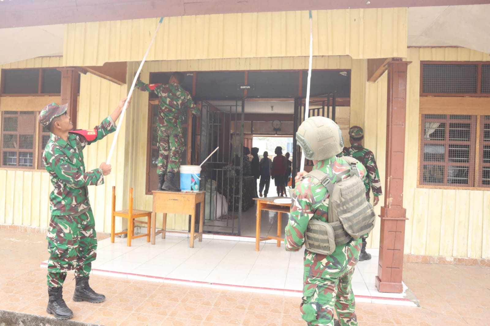 WhatsApp Image 2026-08-08 at 20.43.48 Kodim 1714/PJ Gelar Karya Bakti Merah Putih SMP Negeri 1 Mulia Kab. Puncak Jaya