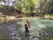 Keseruan Anak Anak Kp. Sesor menikmati Air Terjun, TMMD Ke-129 Buka Akses Wisata, Tangga Menuju Air Terjun Kini Lebih Nyaman Dilalui