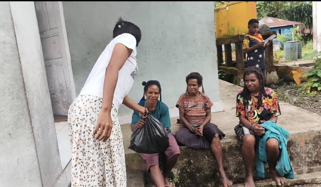 WhatsApp Image 2026-08-16 at 11.51.15 Meriahkan HUT RI ke-81, Tokoh adat sekaligus Rohaniawan Gelar Lomba Berhadiah dan Bagikan Sembako kepada Masyarakat Nduga