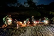 Tembus Kegelapan Malam, Prajurit Lanud Sjamsudin Noor Tetap Sigap dan Semangat Jaga Pompa Bantuan Presiden RI Untuk Suplai Air Pembahasan Gambut