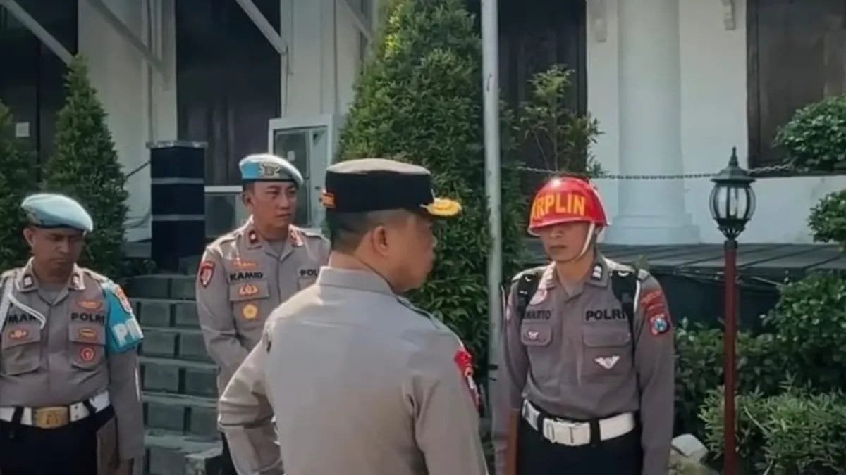Oknum Polisi Pungli di Surabaya Dikenakan Sanksi Demosi