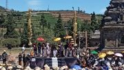 Ruwatan Anak Berambut Gimbal Menarik Wisatawan di Dieng Culture Festival 2026