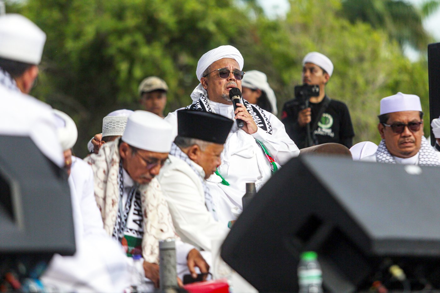 Desakan Habib Rizieq untuk Pembubaran Ormas Preman Desakan Habib Rizieq untuk Pembubaran Ormas Preman