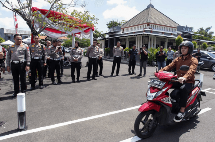 Penyelidikan Dugaan Pungli Surat Keterangan Kecelakaan di Surabaya Penyelidikan Dugaan Pungli Surat Keterangan Kecelakaan di Surabaya