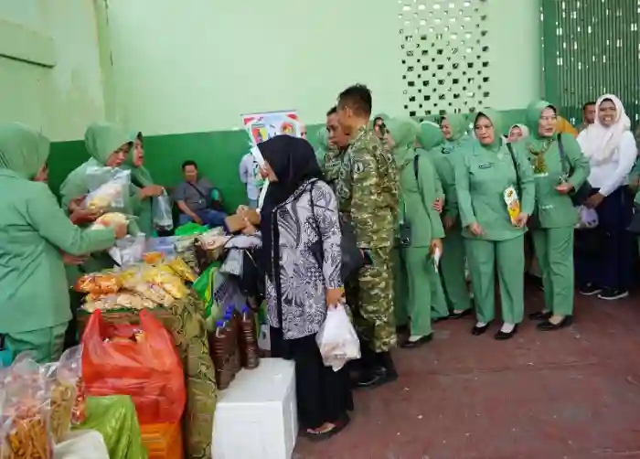 Sambut HUT ke-81 TNI, Kodim Bojonegoro Gelar Bazar Murah untuk Rakyat