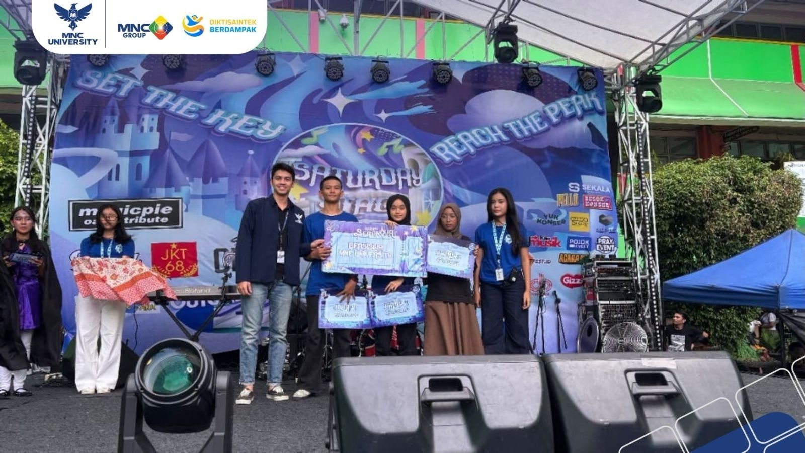 Beasiswa untuk Juara di Bazkom Seranova 2026