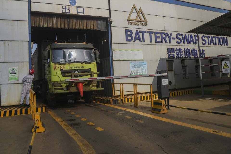 Industri Manufaktur Tahan Pelepasan Barang Tunggu Pasar Pulih