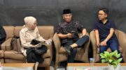 Kedatangan Gus Yahya di PN Jakpus: Menemui Yaqut Cholil Qoumas dalam Sidang Kasus Haji Kedatangan Gus Yahya di PN Jakpus: Menemui Yaqut Cholil Qoumas dalam Sidang Kasus Haji