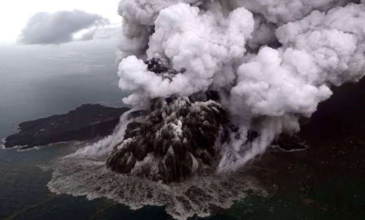 Erupsi Gunung Anak Krakatau dan Dampaknya terhadap Warga Sekitar