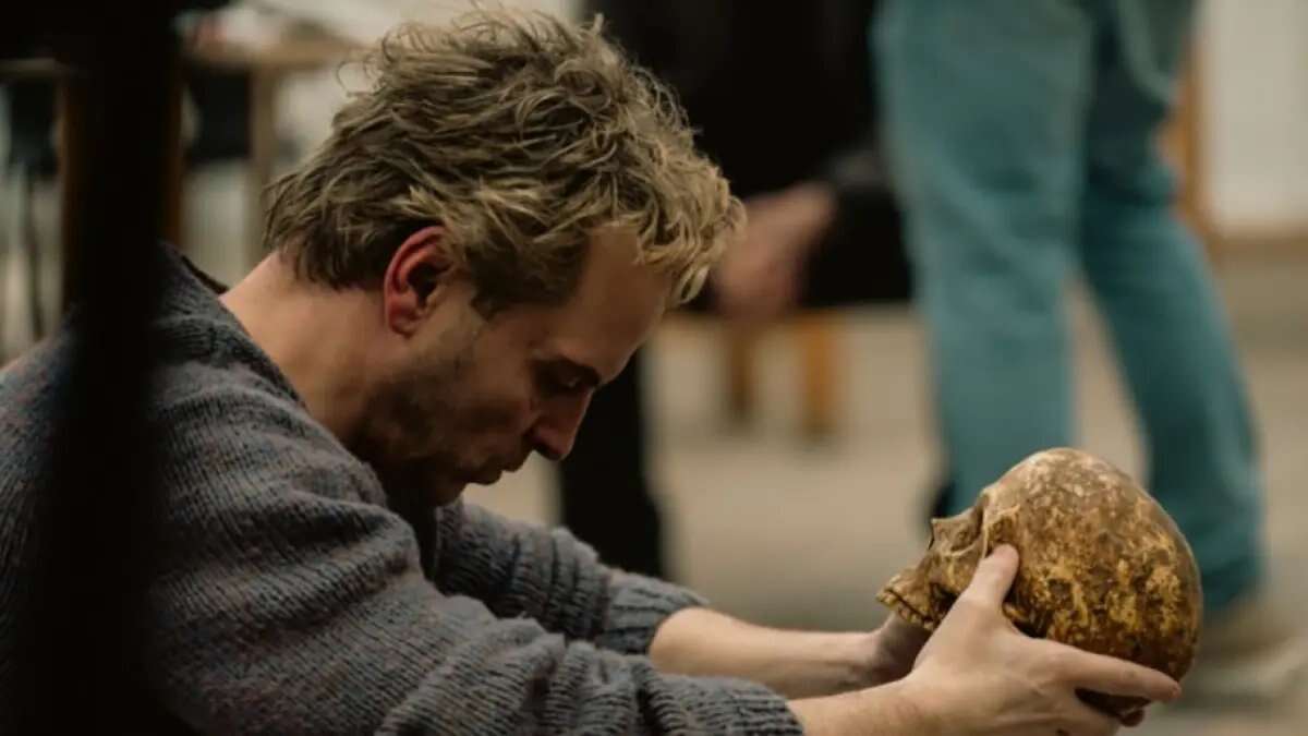 Film Elsinore: Menghadirkan Perjuangan Ian Charleson dalam Nuansa Emosional Film Elsinore: Menghadirkan Perjuangan Ian Charleson dalam Nuansa Emosional
