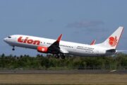 Pembatalan Penerbangan Lion Air Akibat Erupsi Anak Krakatau