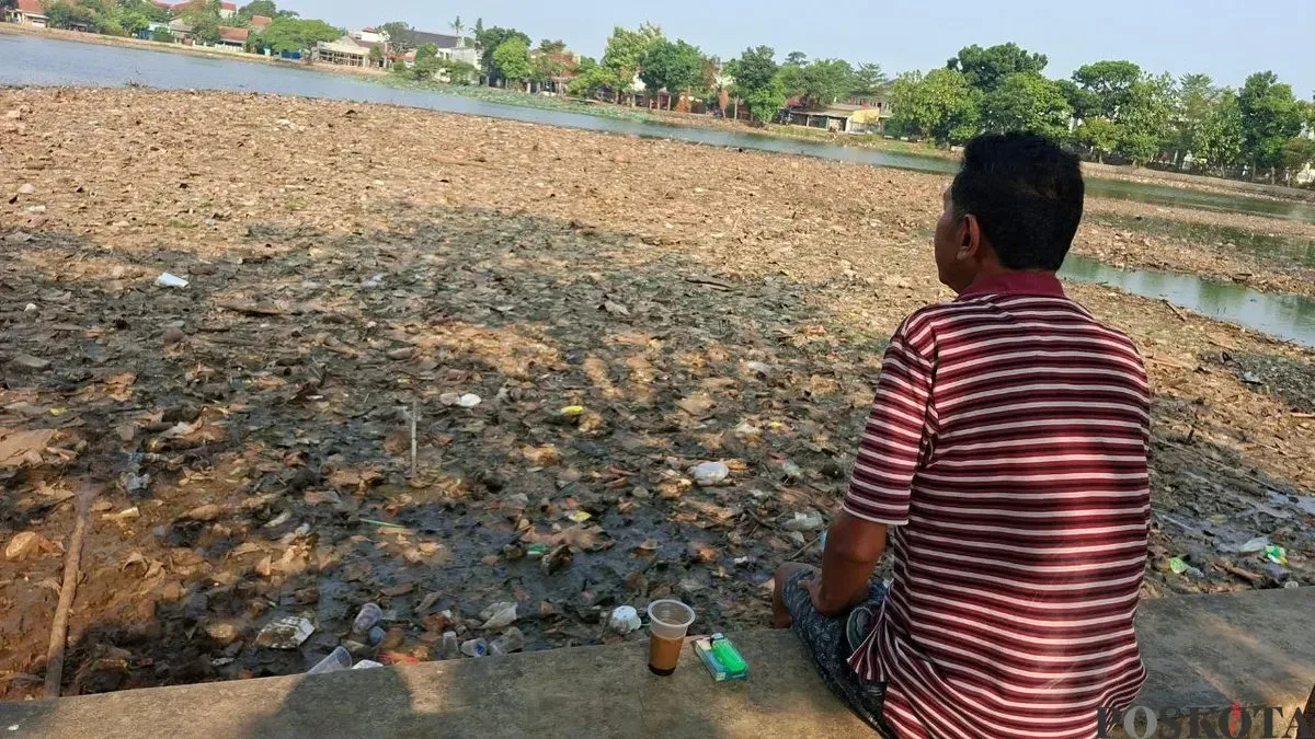 Bau Tak Sedap Mengganggu Warga akibat Setu Cilodong yang Kering