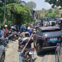 Tragedi Kecelakaan Elf di Kali Cikumpa dan Dampak Lalu Lintas di Depok