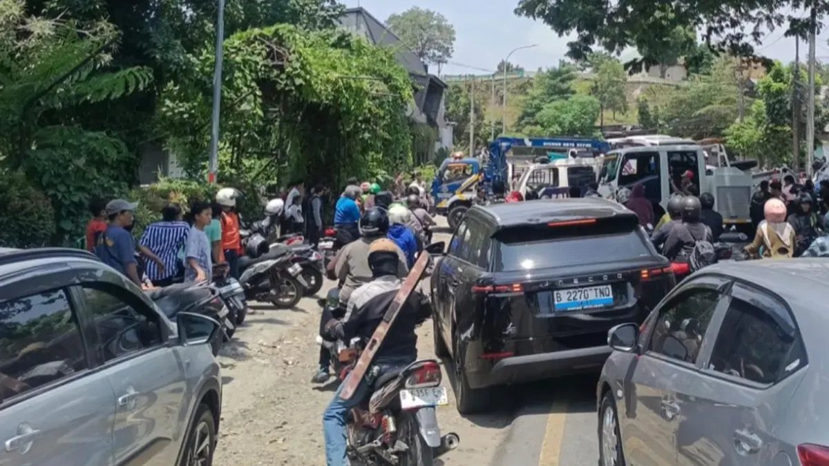 Tragedi Kecelakaan Elf di Kali Cikumpa dan Dampak Lalu Lintas di Depok Tragedi Kecelakaan Elf di Kali Cikumpa dan Dampak Lalu Lintas di Depok
