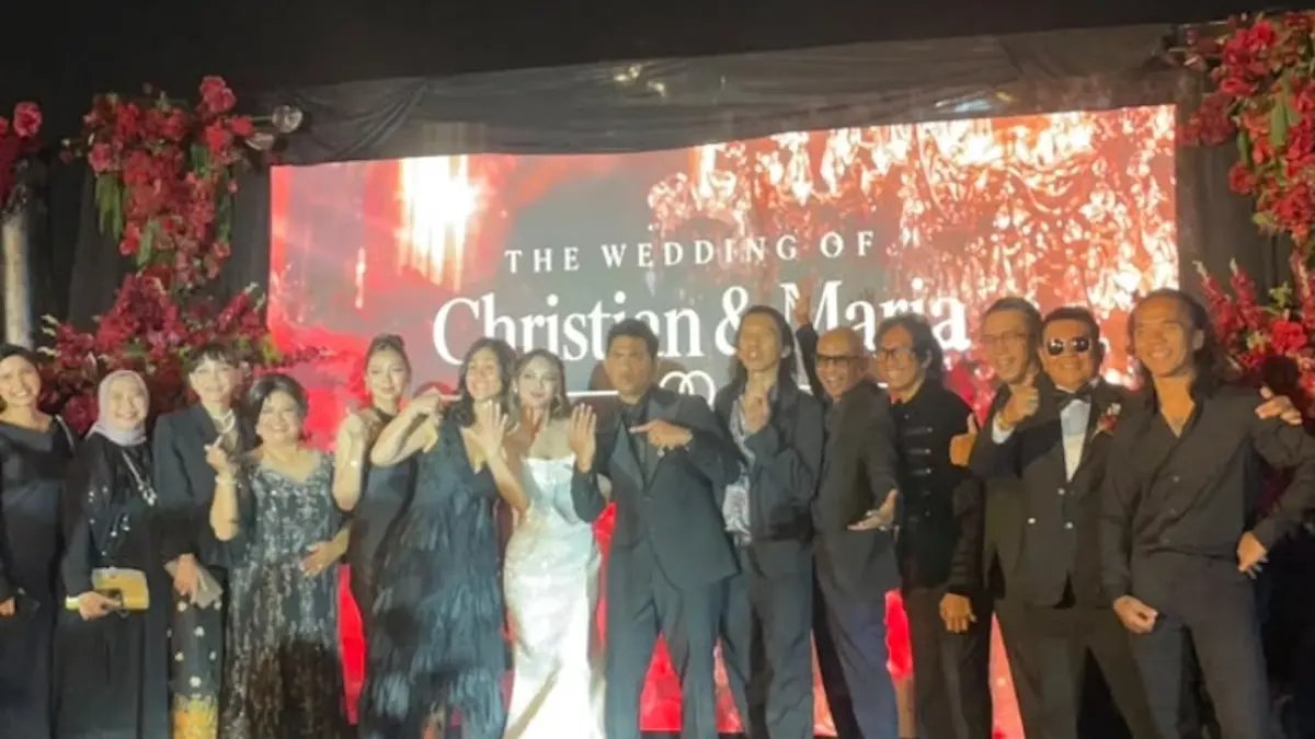 Momen Bahagia Christian Wilfandio dan Maria Theresia Waleng Emar Momen Bahagia Christian Wilfandio dan Maria Theresia Waleng Emar
