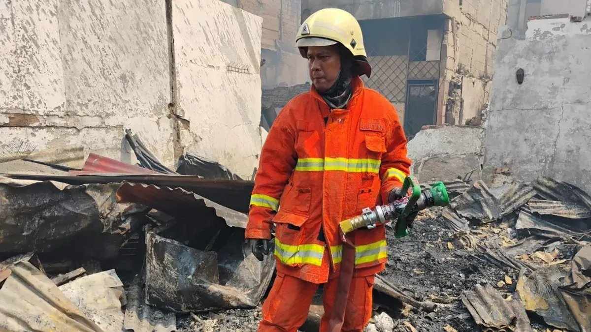 Peran Relawan dalam Menanggulangi Kebakaran di Jakarta Saat Musim Kemarau