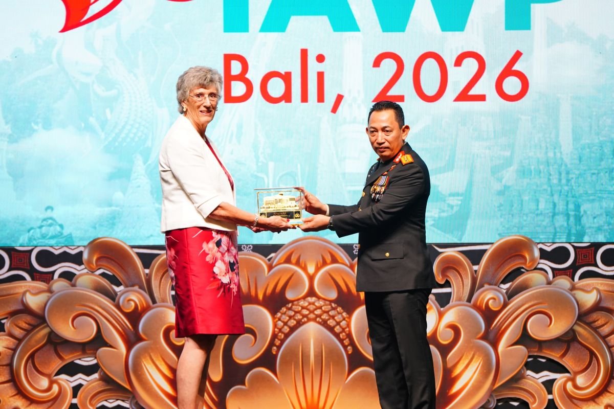 Pendidikan dan Pemberdayaan Polwan Menuju Kepemimpinan