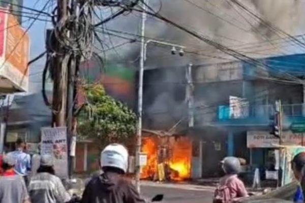 Tragedi Kebakaran di Malang: Satu Tewas dan Satu Terluka