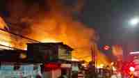 Kebakaran Menghanguskan Rumah di Kebayoran Lama
