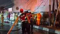 Kebakaran di Kebayoran Lama Menghanguskan 18 Rumah dan Menyebabkan 150 Jiwa Terdampak