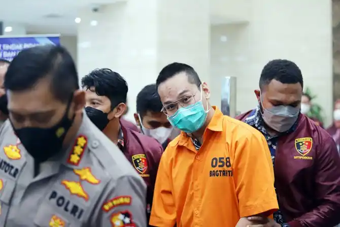 Indra Kenz Resmi Terima Pembebasan Bersyarat di Tengah Kontroversi