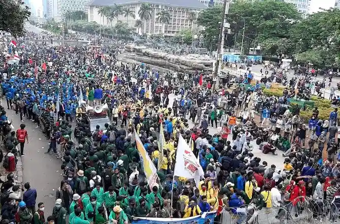 Aksi Besar Mahasiswa dalam Menanggapi Situasi Nasional