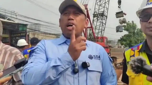 Alasan Tertundanya Perbaikan Trotoar Sawangan di Depok
