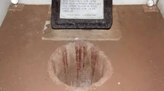 Misteri dan Sejarah Sumur Lubang Buaya di Jakarta