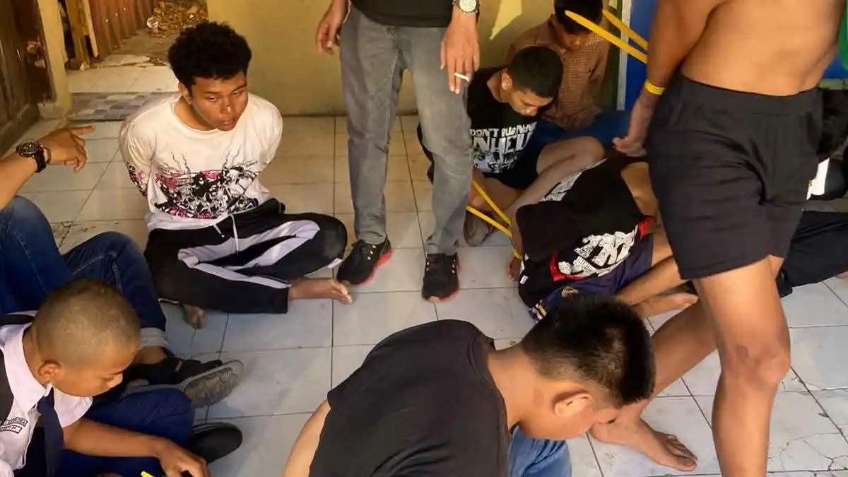 Dua Mahasiswa Diserang di Makassar, Polisi Amankan 20 Terduga Pelaku di Maros Dua Mahasiswa Diserang di Makassar, Polisi Amankan 20 Terduga Pelaku di Maros