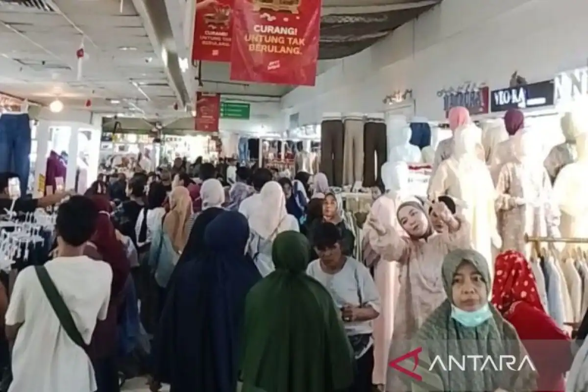 Arus Belanja di Tanah Abang Menguat, Kunjungan Harian Tembus 15 Ribu Orang