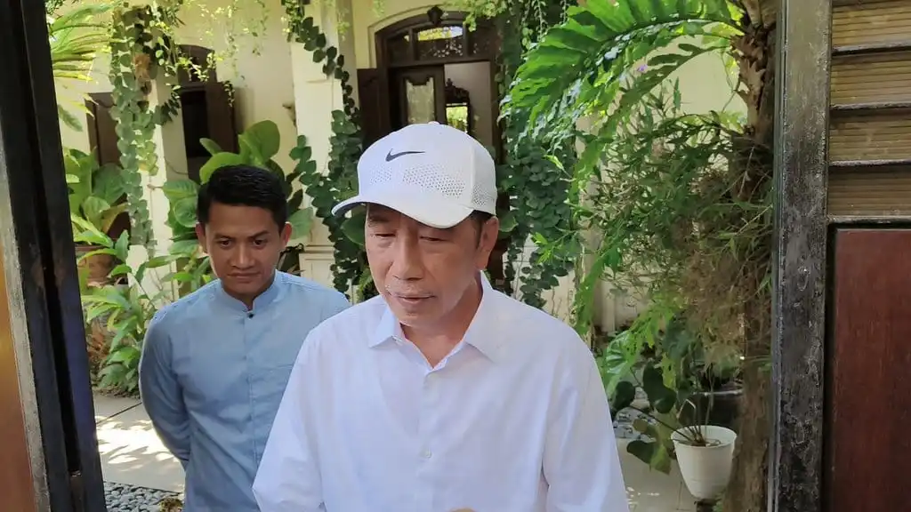 Jokowi Minta Wacana Pemakzulan Gibran Mengikuti Jalur Konstitusional Jokowi Minta Wacana Pemakzulan Gibran Mengikuti Jalur Konstitusional
