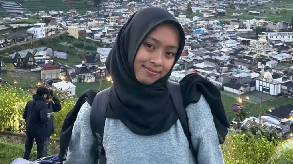 Dari akun itu ditemukan percakapan Mozza dengan seorang pria yang kemudian menjadi salah satu petunjuk utama penyelidikan