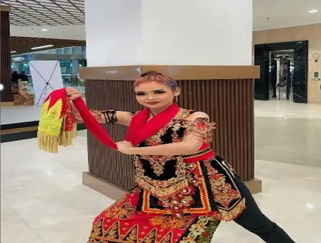 Menyulam Mimpi Lewat Gerak Tradisi, Langkah Panjang Dwi Putri Wulandari Merawat Kebudayaan Banyuwangi