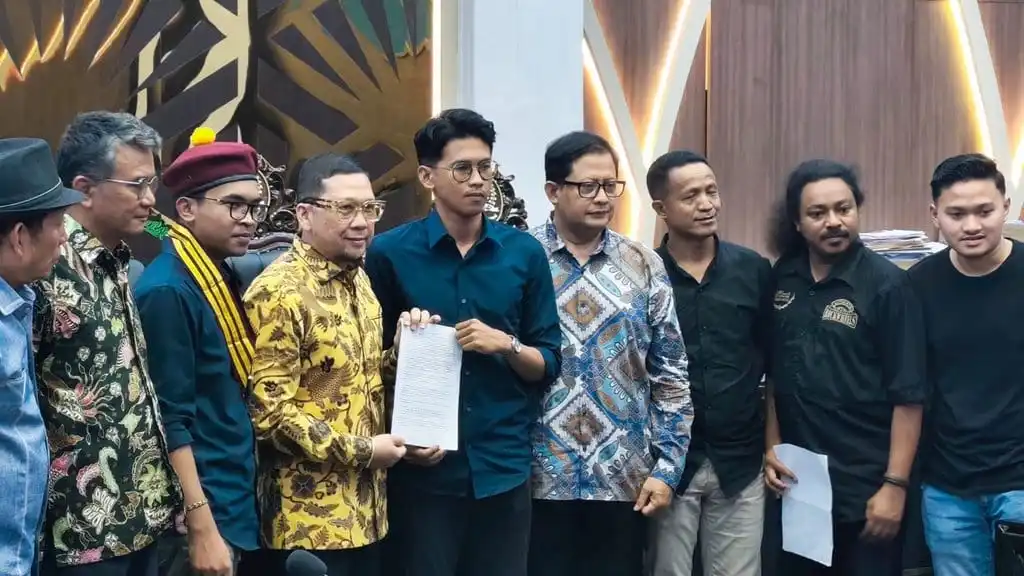 Aksi Sipil Dorong DPR Usut Polemik Ijazah Gibran melalui Hak Angket
