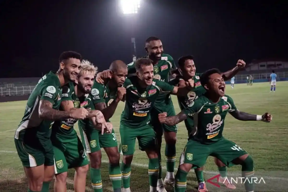 Bernardo Tavares Soroti Peluang Terbuang dalam Kemenangan Tipis Persebaya