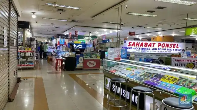 Pasar Ponsel Global Tertekan, Samsung Masih Memimpin Pengiriman