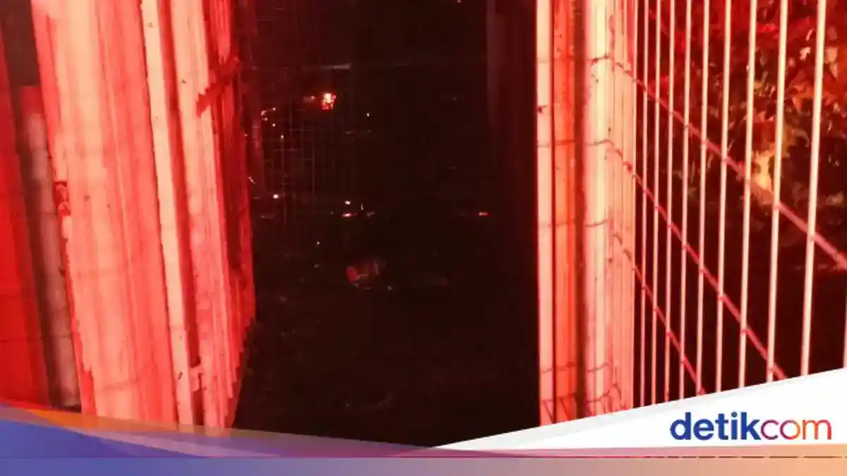 Genset Rumah Warga Terbakar di Palmerah, Api Padam dalam Dua Menit