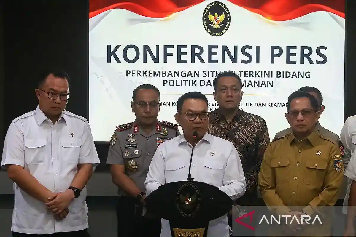 Prabowo Bahas Perkembangan Karhutla Bersama Sejumlah Pejabat di Istana