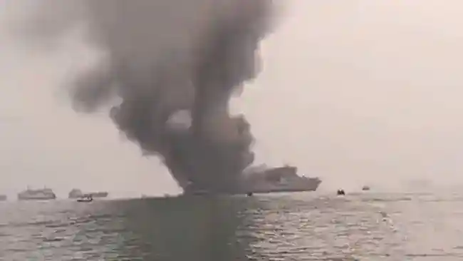 Kebakaran Terjadi di KMP Batumandi dalam Proses Merapat ke Dermaga Merak
