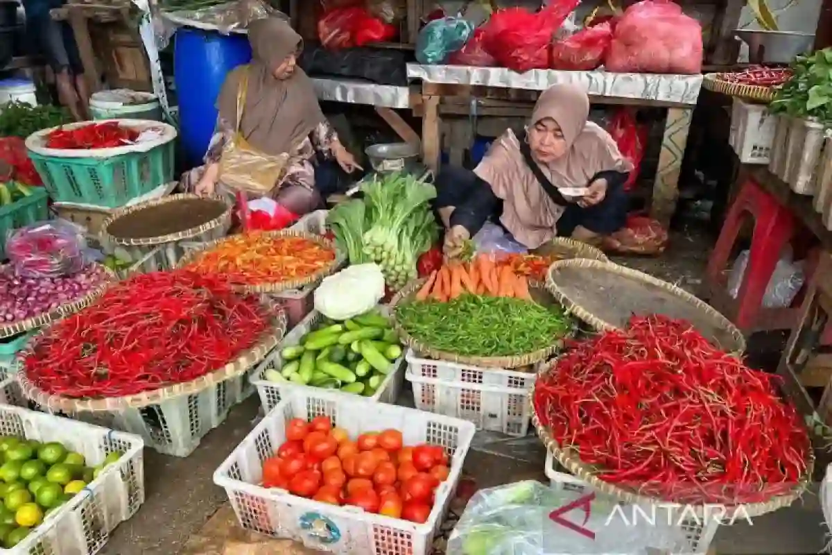 PIHPS Catat Cabai Rawit Merah Rp110.950 per Kilogram, Harga Pangan Lain Bervariasi