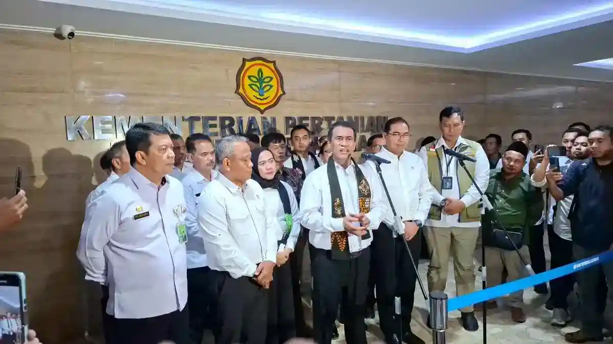 Amran Minta ID Food dan Bulog Serap Telur Peternak hingga Rp30 Miliar
