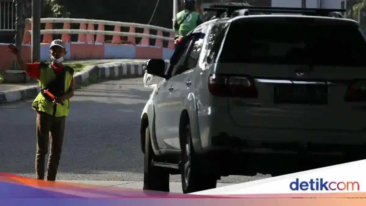 Imbauan untuk Pengendara Jakarta: Jangan Beri Uang kepada Pak Ogah Imbauan untuk Pengendara Jakarta: Jangan Beri Uang kepada Pak Ogah