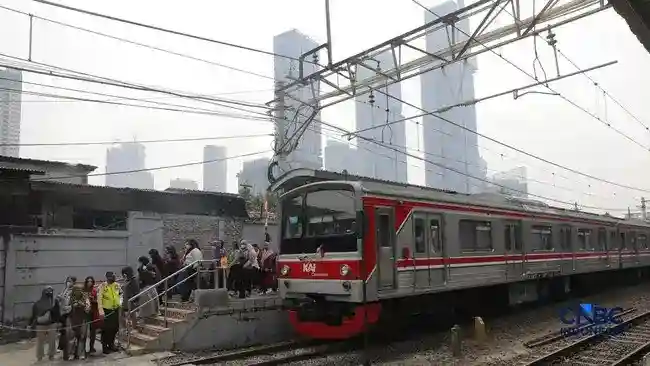 Percikan pada Pantograf, KRL Relasi Jakarta Kota–Bogor Masuk Penanganan